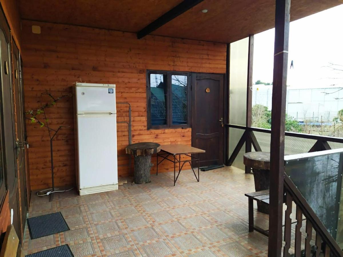 Guest House Lev Pizunda Exterior photo