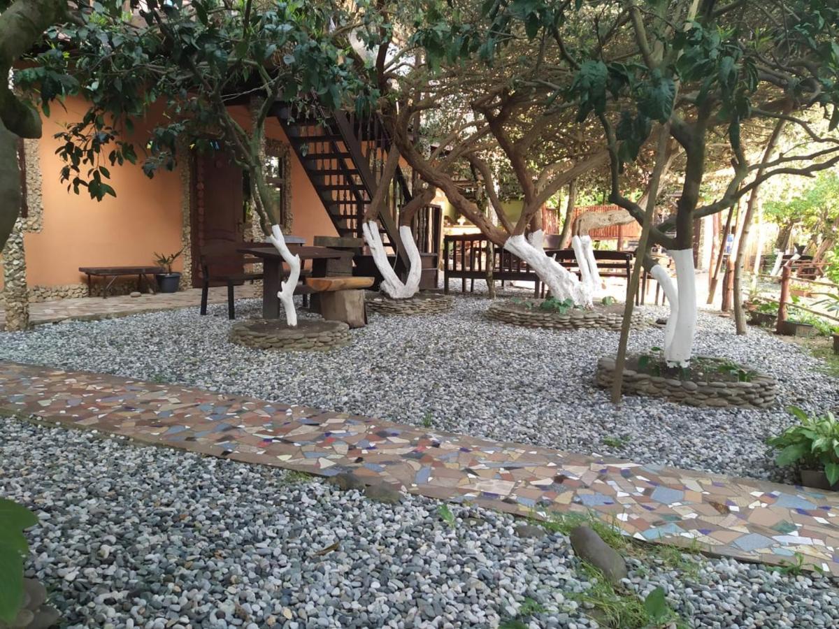 Guest House Lev Pizunda Exterior photo